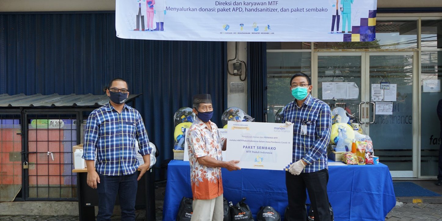Mandiri Tunas Finance Distributes PPE Assistance to Fatmawati Hospital as well as Basic Food Packages for Communities Affected by Covid-19