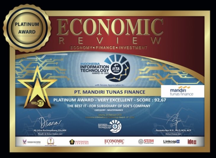 Mandiri Tunas Finance Raih Platinum Award – The Best IT For Subsidiary of Soe’s Company In Multiﬁnance Category Dalam Ajang Indonesia Information Technology Award 2022