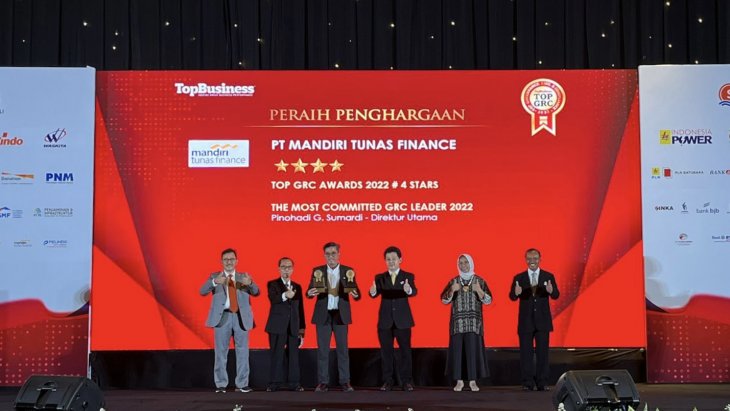 Borong 2 Penghargaan Sekaligus, Mandiri Tunas Finance Raih Top CSR AWARDS 2022 dan Top Leader CSR Commitment 