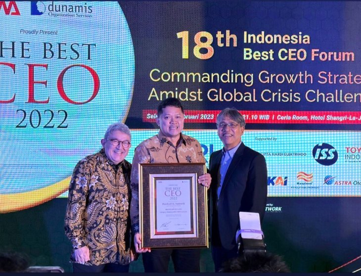 Direktur Utama Mandiri Tunas Finance Dinobatkan Sebagai Indonesia Best CEO 2022!
