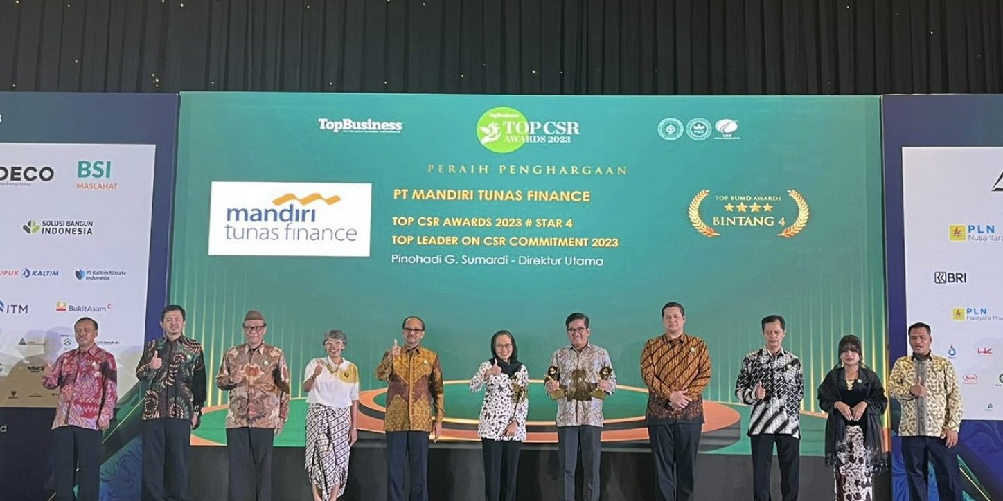 Winning 2 Awards at Once, Mandiri Tunas Finance Wins Top CSR Awards and Top Leader CSR Commitment 2023